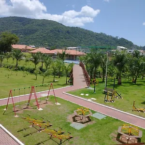 apto-2-quartos-com-ar-cond-wi-fi-netflix-e-area-de-lazer.santa-catarina-brasil.com/