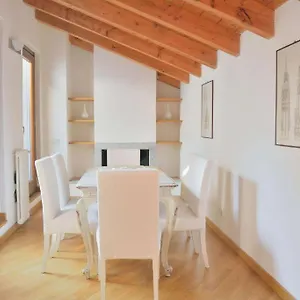 Apartamento Mpm-mansarda In Piazza Duomo, Milão